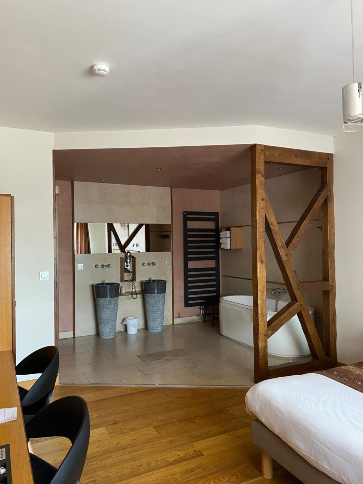 Auberge Des Moulins Pont-Les-Moulins Esterno foto